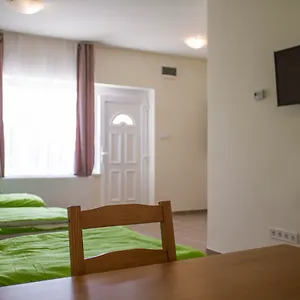 Apartmán Airport Microstore Panzio