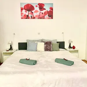  Apartmán Very Warm With Big Bed Near New York Cafe