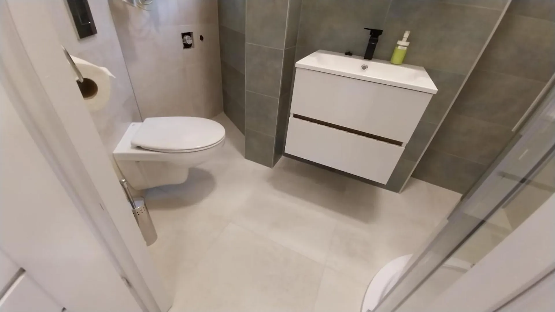 Szekely Apartment Near Deak Ferenc Square With Free Parking In Garage Budapešť 0*,