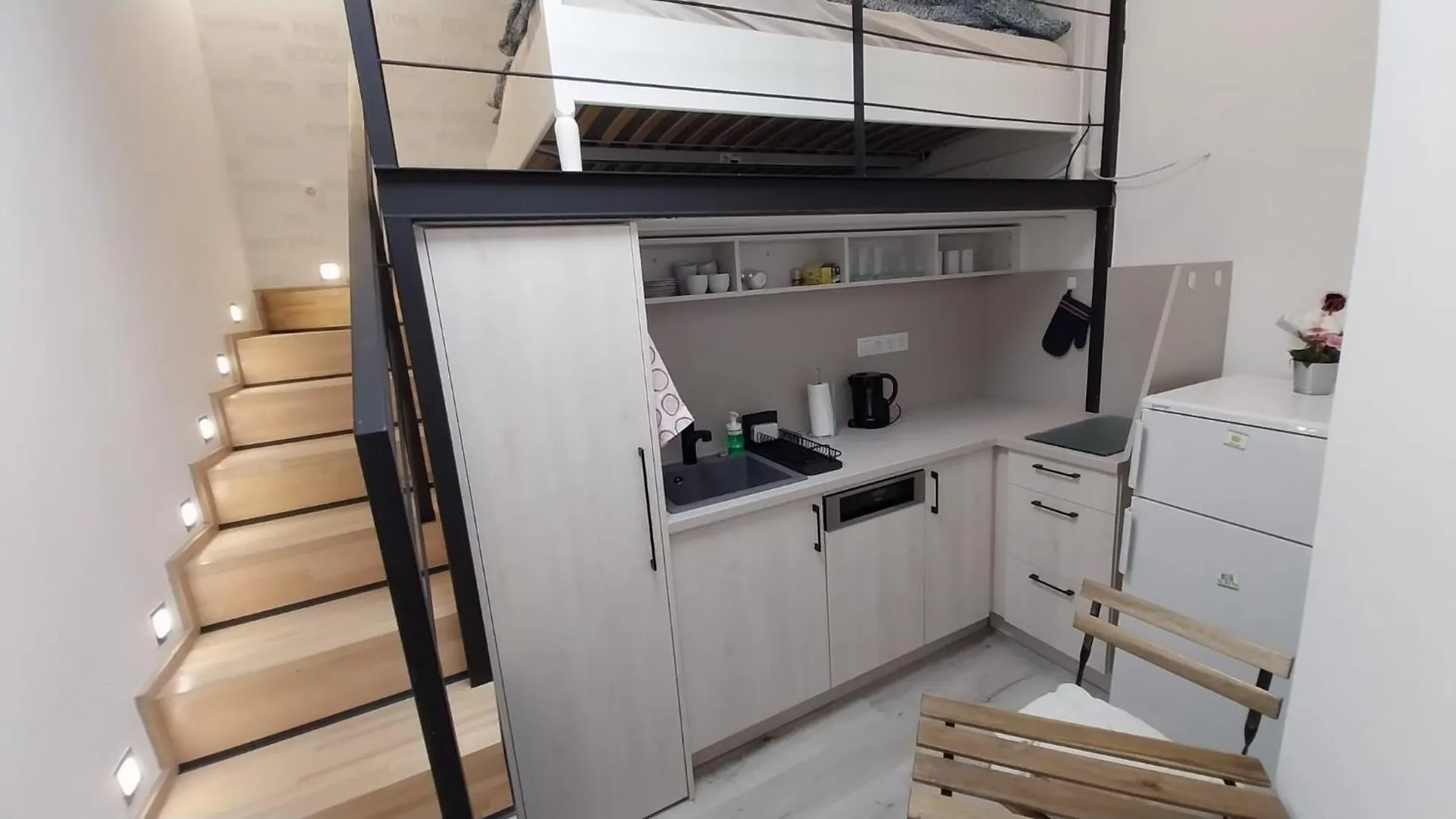 Szekely Apartment Near Deak Ferenc Square With Free Parking In Garage Budapest