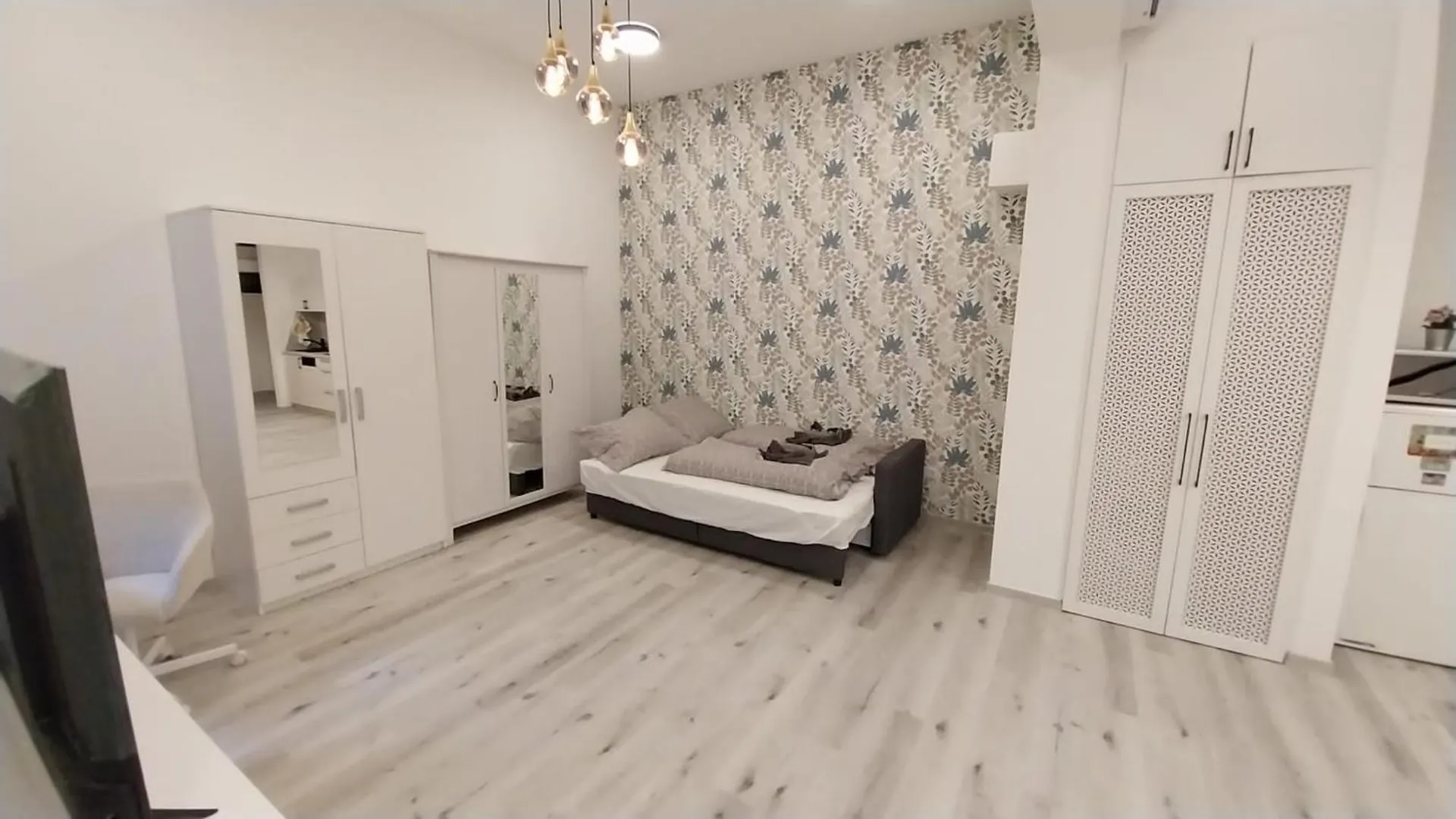 Szekely Apartment Near Deak Ferenc Square With Free Parking In Garage Budapest