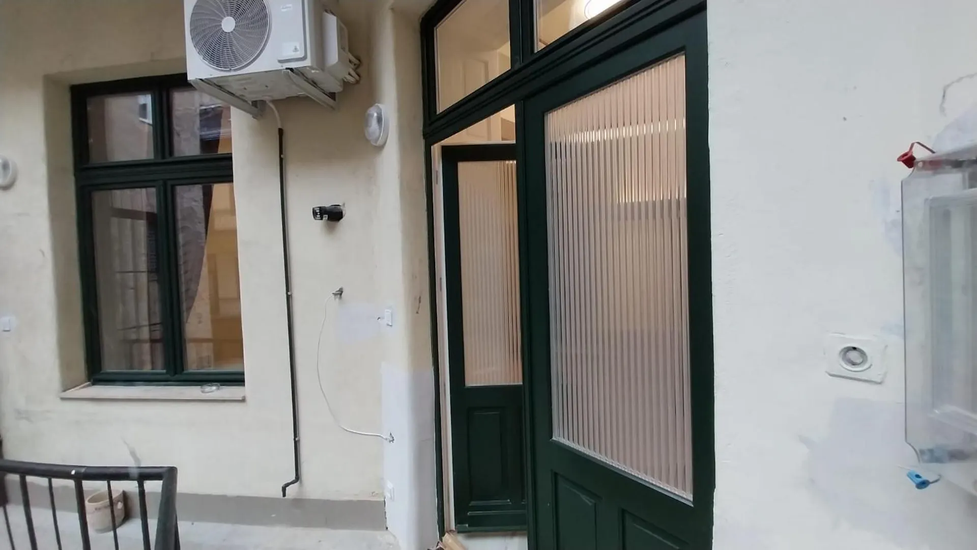 Szekely Apartment Near Deak Ferenc Square With Free Parking In Garage Budapest