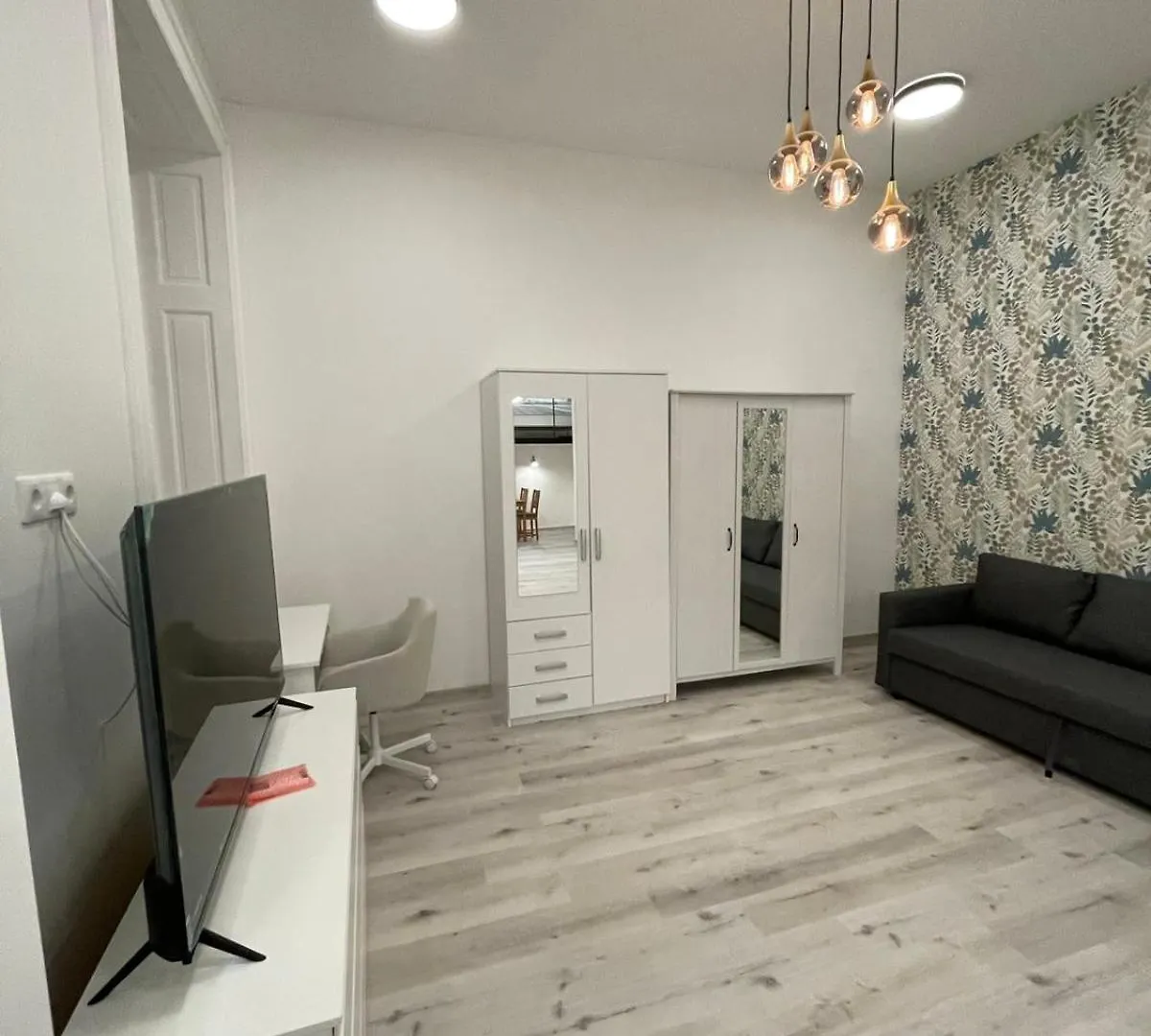 Szekely Apartment Near Deak Ferenc Square With Free Parking In Garage Budapest