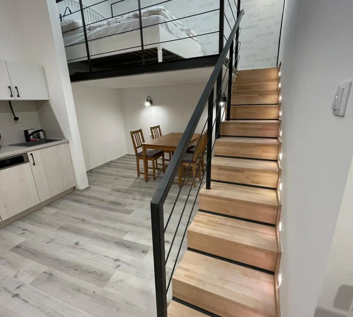 Szekely Apartment Near Deak Ferenc Square With Free Parking In Garage Budapest