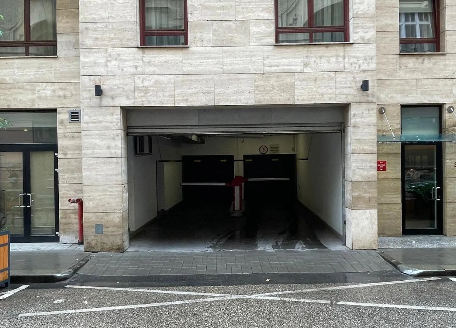 Szekely Apartment Near Deak Ferenc Square With Free Parking In Garage Budapest 0*,